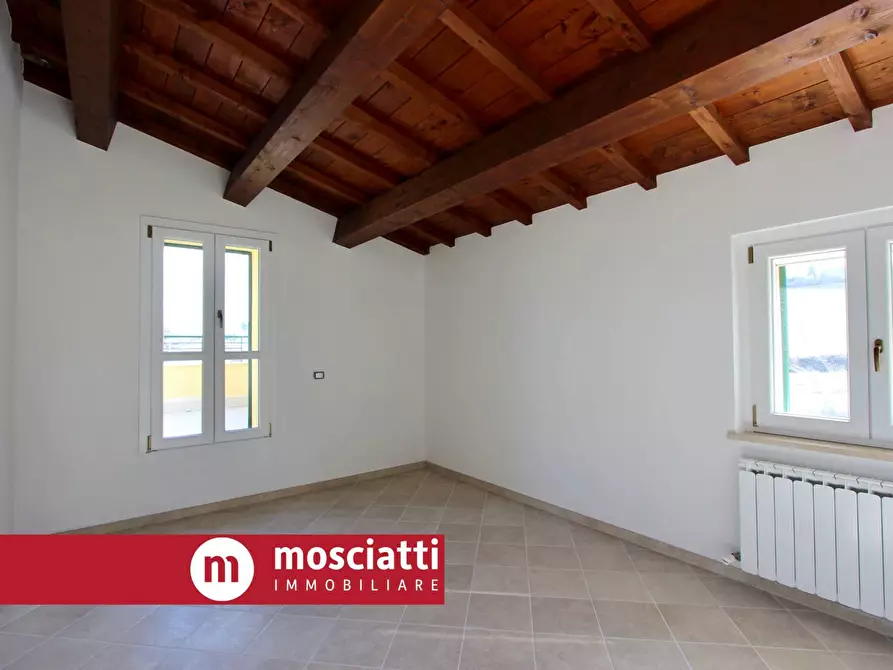 Immagine 12 di Casa indipendente in vendita  in Località Terricoli a Matelica