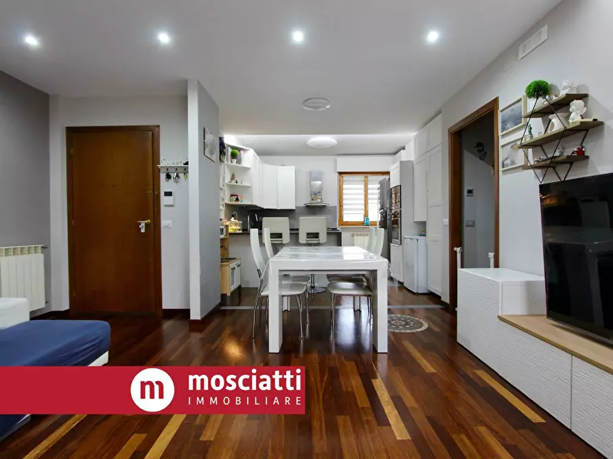 Immagine 1 di Appartamento in vendita  in Via Monte Lago a Castelraimondo