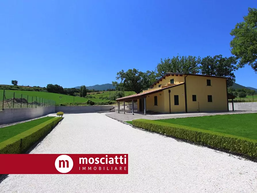 Immagine 2 di Casa indipendente in vendita  in Località Terricoli a Matelica