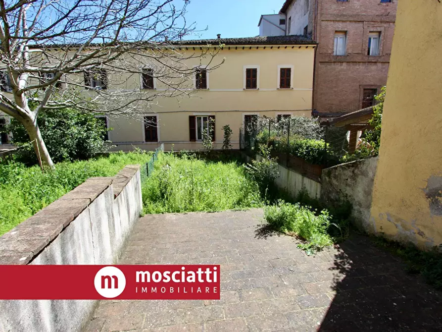 Immagine 1 di Casa indipendente in vendita  in Vicolo Cafasso a Matelica