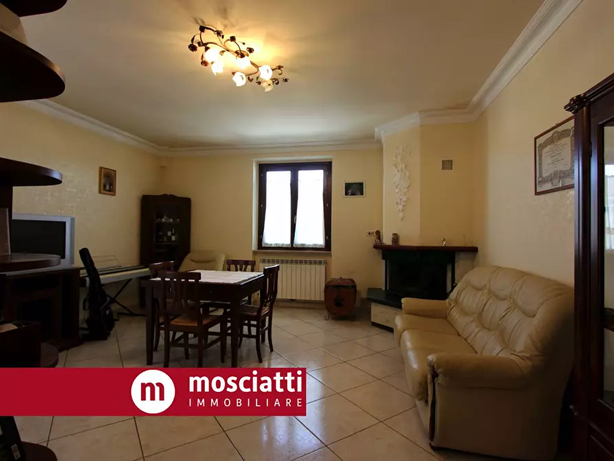 Immagine 4 di Appartamento in vendita  in Via Brodolini a Esanatoglia