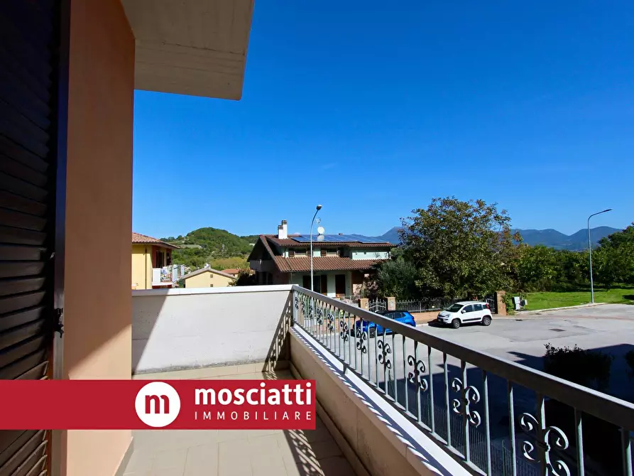 Immagine 9 di Appartamento in vendita  in Via Brodolini a Esanatoglia