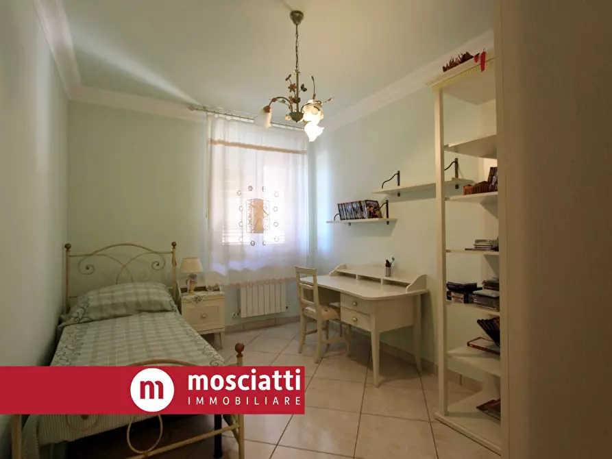 Immagine 10 di Appartamento in vendita  in Via Brodolini a Esanatoglia