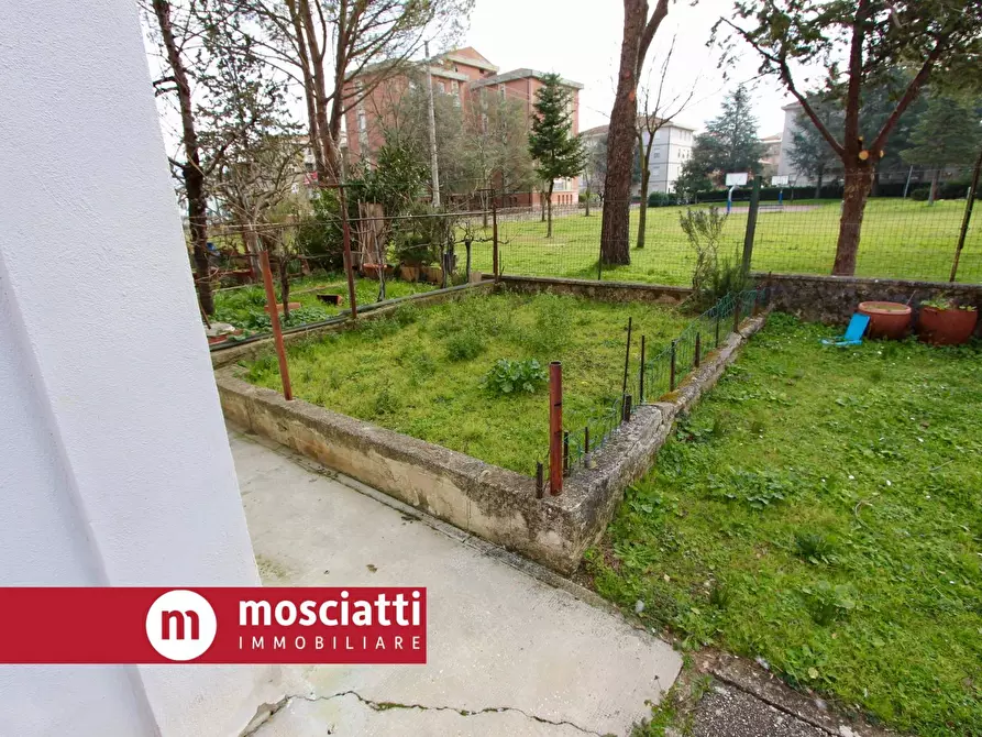 Immagine 10 di Appartamento in vendita  in Via Sabbatini a Matelica