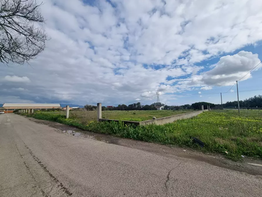 Immagine 2 di Terreno residenziale in vendita  in SS 131 a Sestu