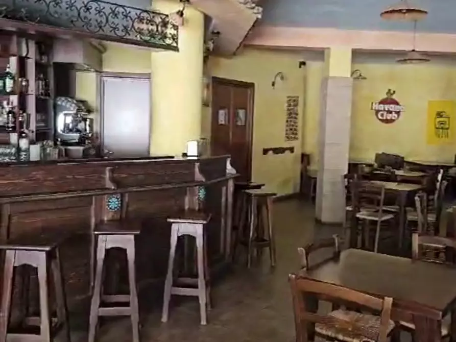 Immagine 5 di Attività commerciale in vendita  in Via Roma a Sinnai