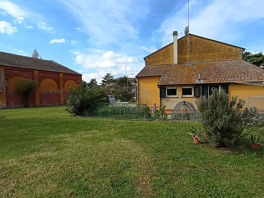 Immagine 3 di Villa in vendita  in della Resistenza a Codigoro