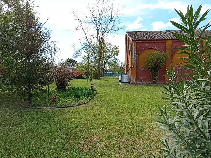 Immagine 4 di Villa in vendita  in della Resistenza a Codigoro