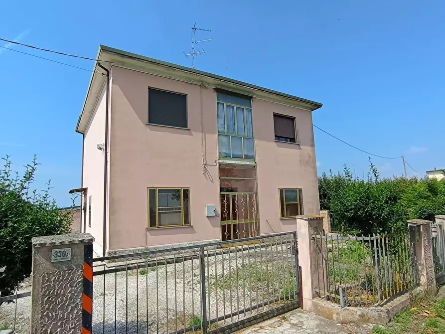 Immagine 1 di Casa bifamiliare in vendita  in Adriatico a Masi Torello