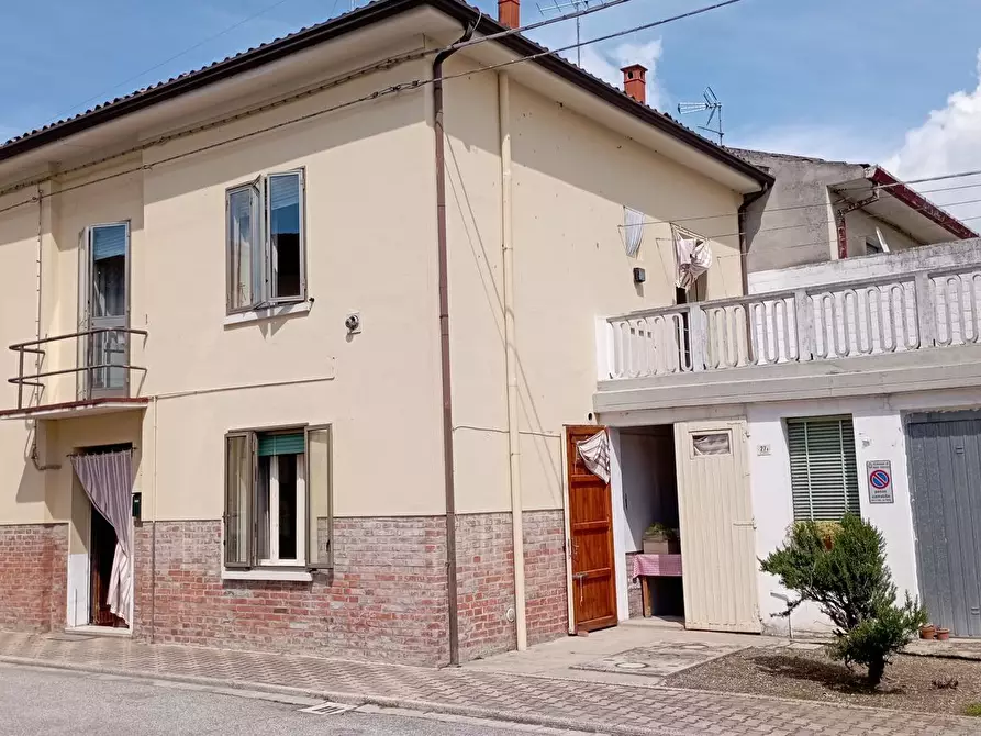 Immagine 1 di Casa indipendente in vendita  in Garibaldi a Masi Torello