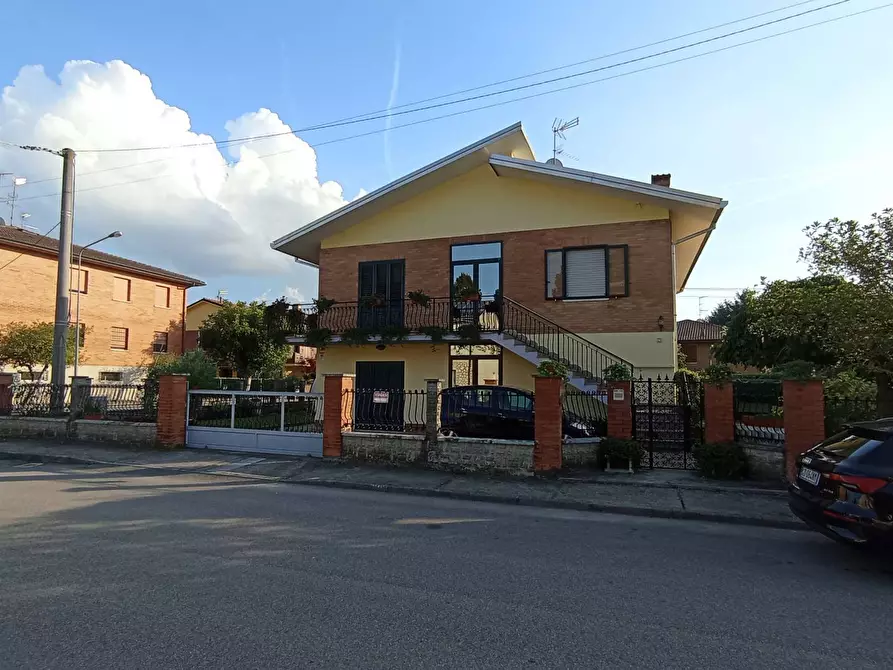 Immagine 4 di Casa bifamiliare in vendita  in Via Lorenzona a Ferrara