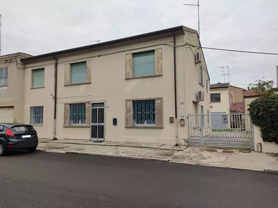 Immagine 1 di Appartamento in vendita  in via Garibaldi a Tresignana