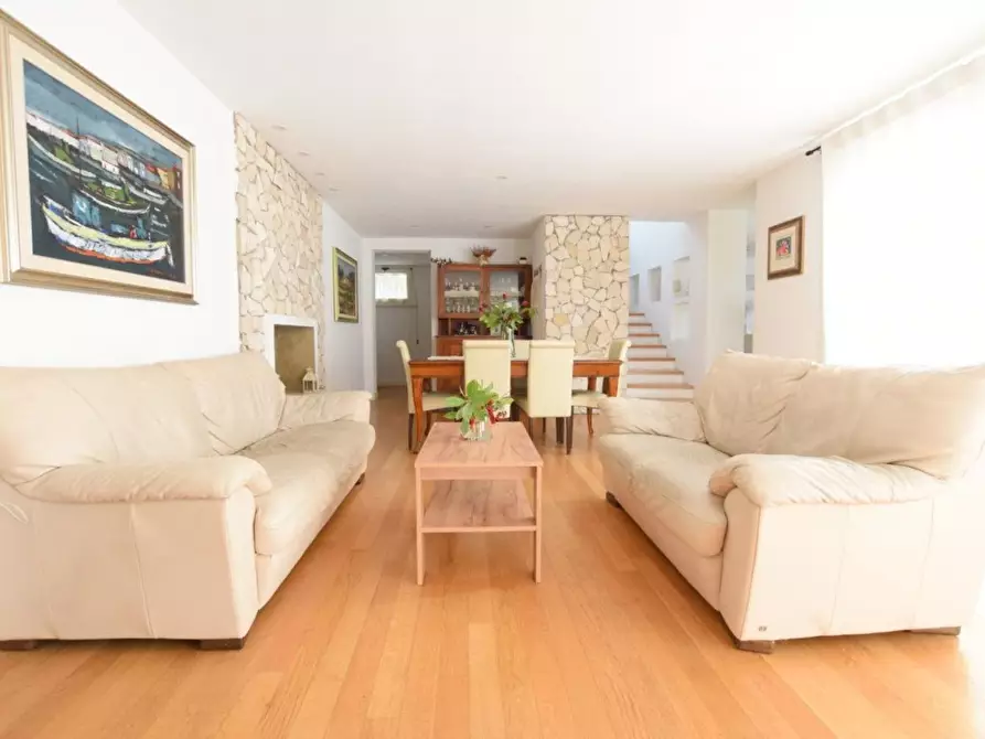 Immagine 3 di Casa indipendente in vendita  in Vicinale Prunizzedda Luna e sole a Sassari