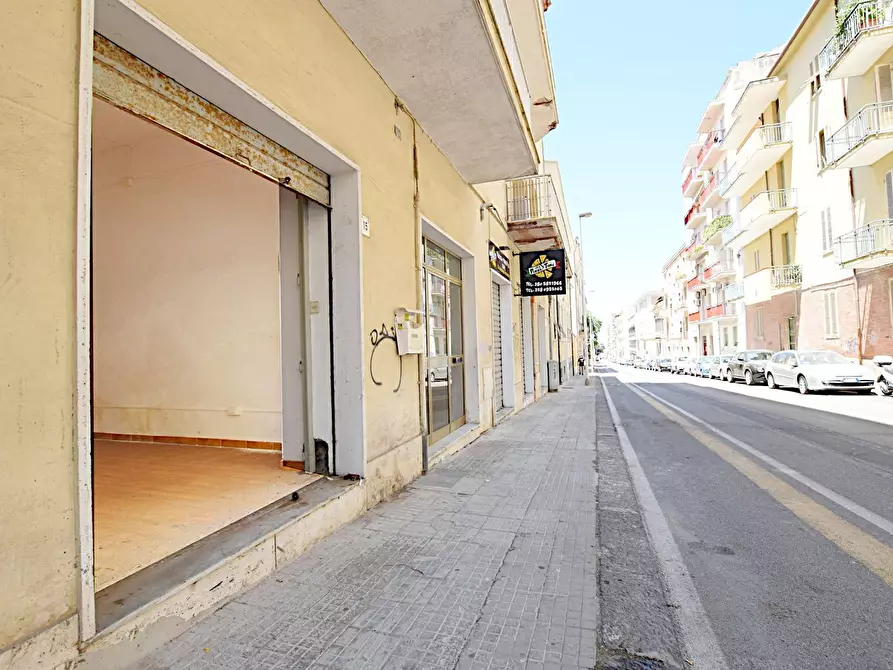 Immagine 1 di Locale commerciale in vendita  in DIAZ a Sassari