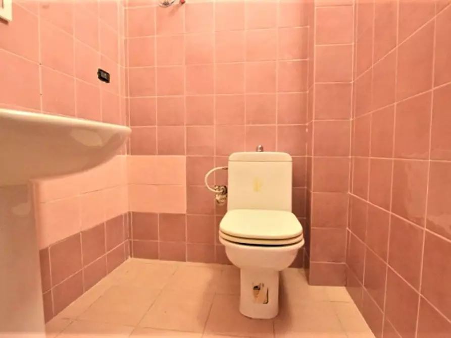 Immagine 10 di Ufficio in vendita  in Caprera a Sassari