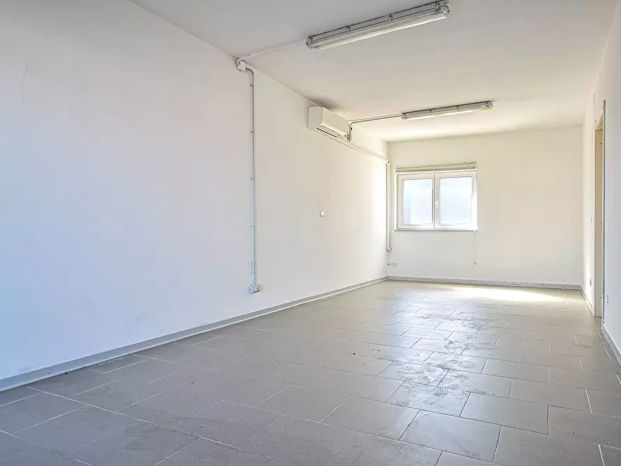 Immagine 2 di Attività commerciale in vendita  in ss 131 a Sassari