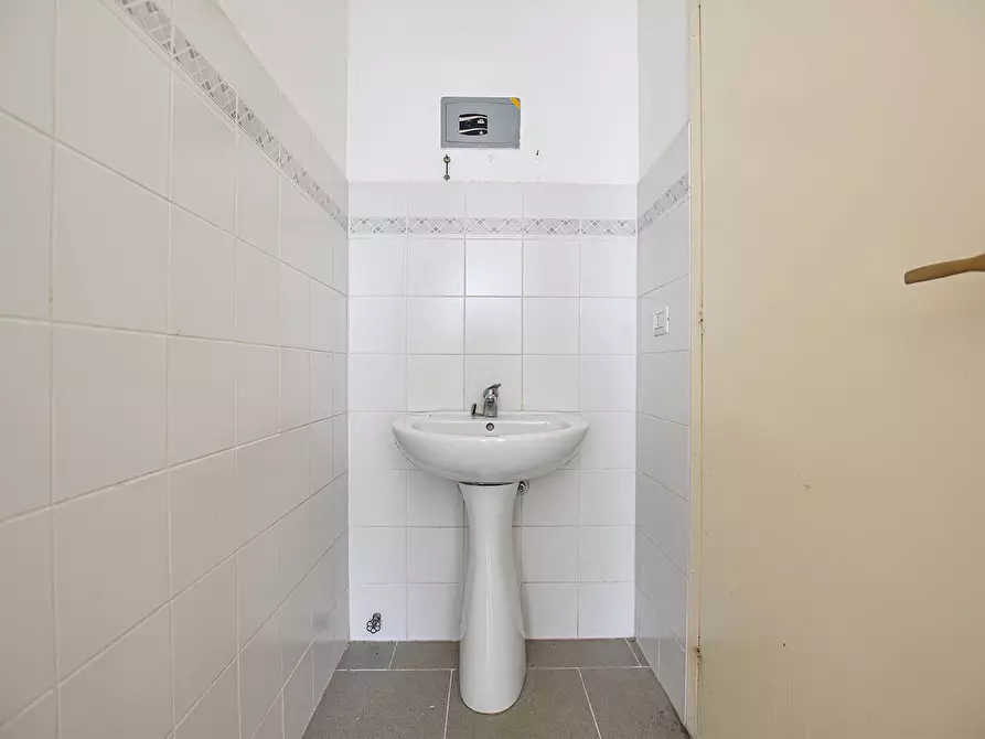 Immagine 6 di Attività commerciale in vendita  in ss 131 a Sassari