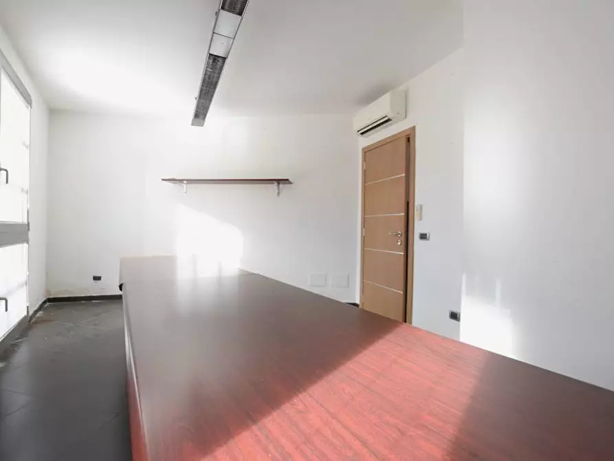 Immagine 3 di Ufficio in vendita  in via Lombardia a Olbia