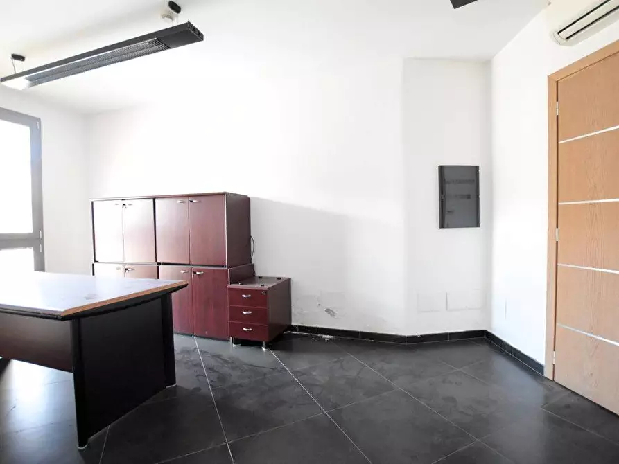 Immagine 6 di Ufficio in vendita  in via Lombardia a Olbia