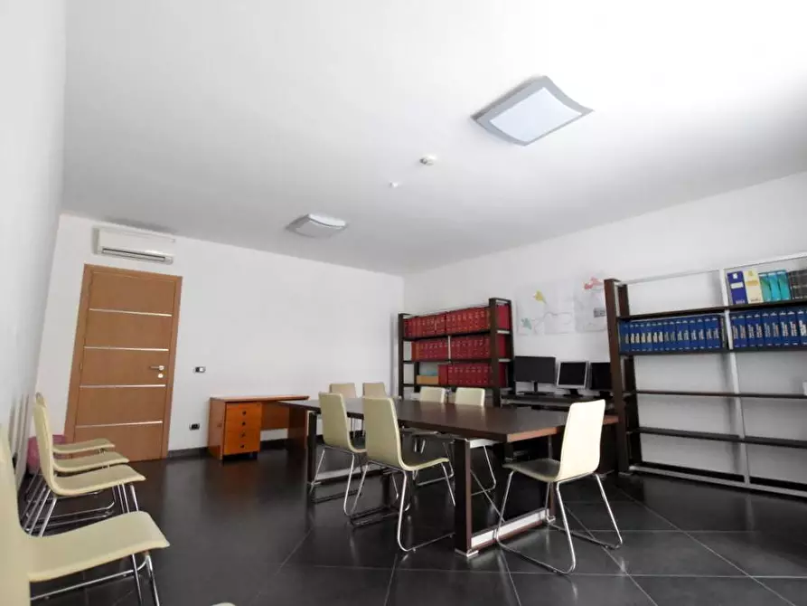 Immagine 14 di Ufficio in vendita  in via Lombardia a Olbia