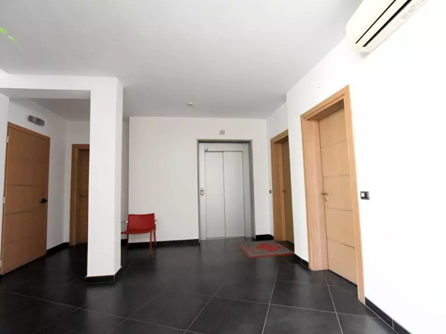 Immagine 15 di Ufficio in vendita  in via Lombardia a Olbia