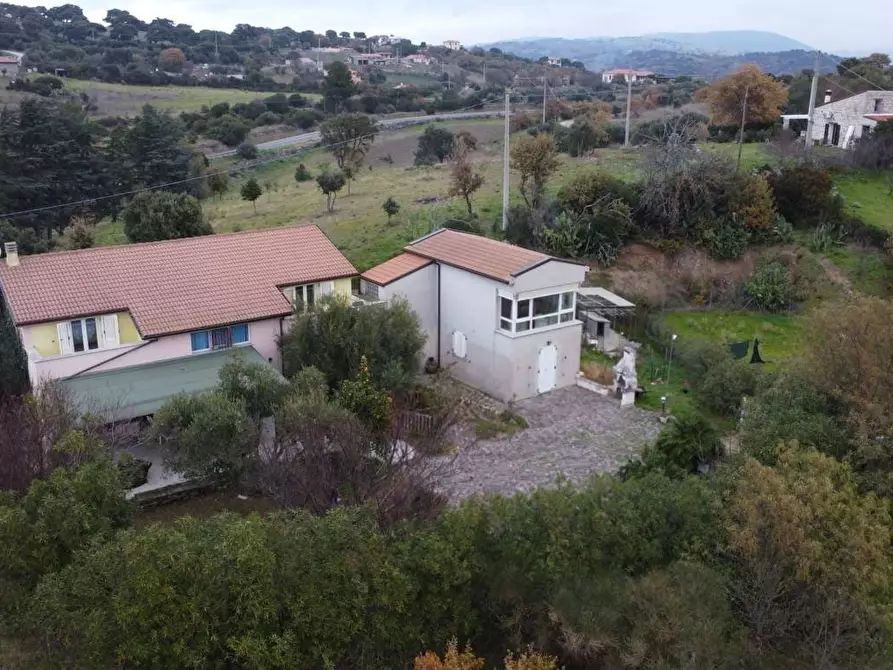 Immagine 1 di Villa in vendita  in Regione Benemaiore a Ozieri