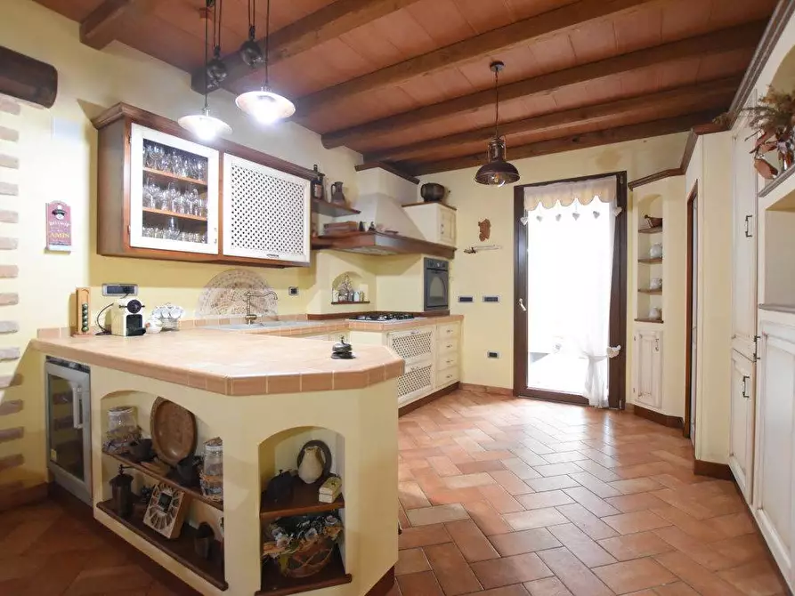 Immagine 10 di Villa in vendita  in via de martini a Sassari