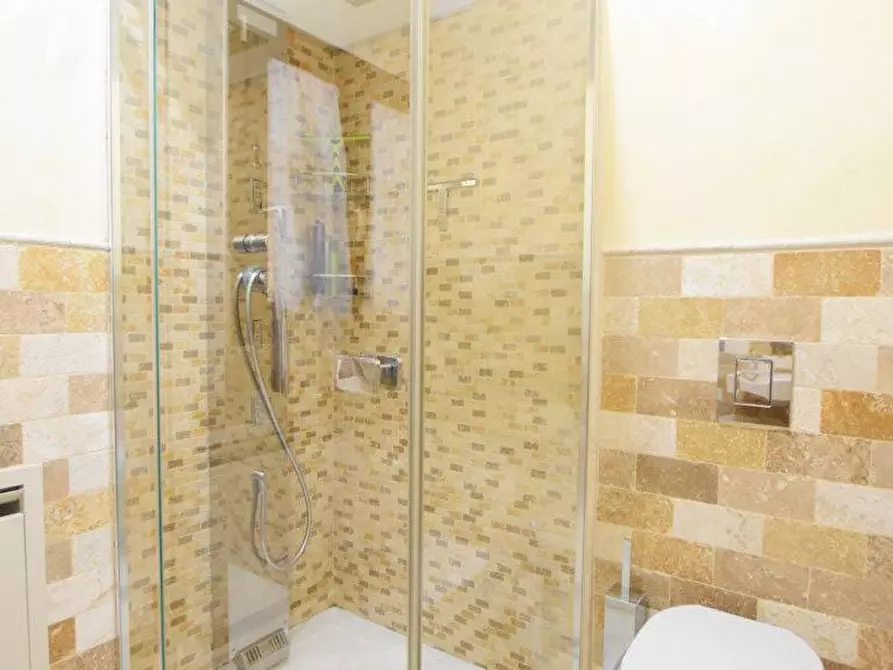 Immagine 19 di Villa in vendita  in via de martini a Sassari