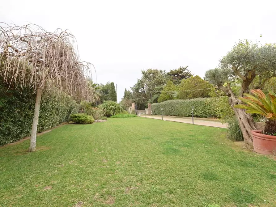 Immagine 4 di Villa in vendita  in via de martini a Sassari