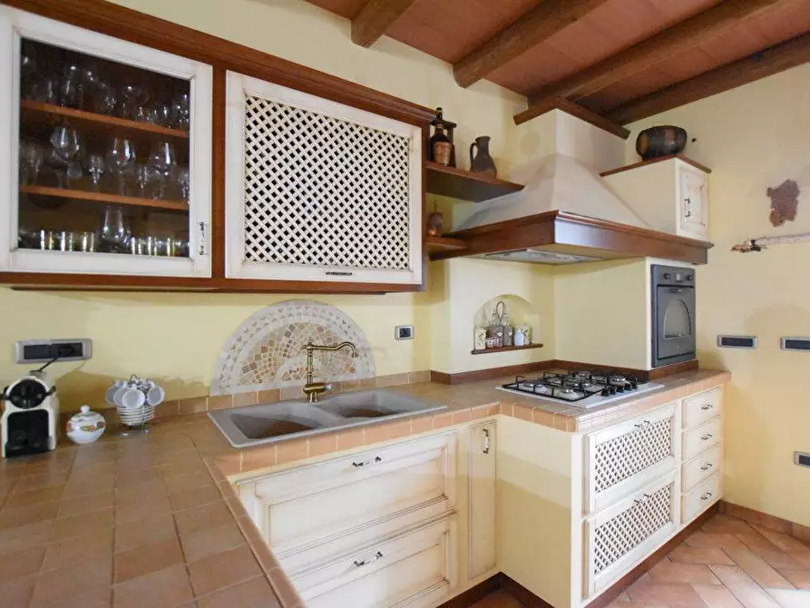 Immagine 13 di Villa in vendita  in via de martini a Sassari