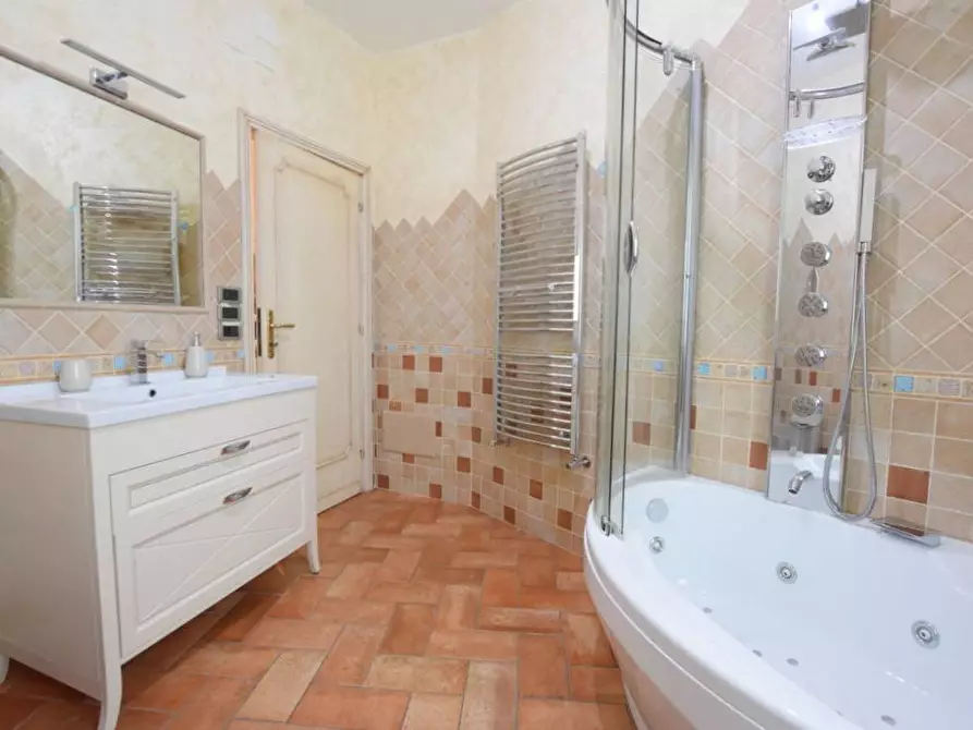 Immagine 23 di Villa in vendita  in via de martini a Sassari