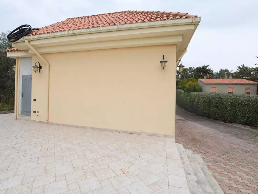 Immagine 25 di Villa in vendita  in via de martini a Sassari