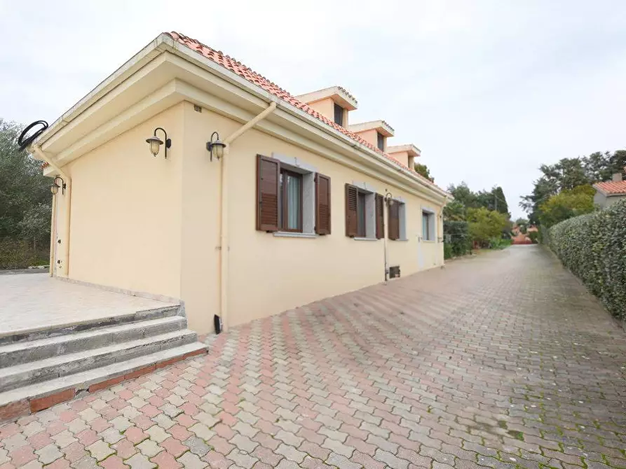 Immagine 26 di Villa in vendita  in via de martini a Sassari