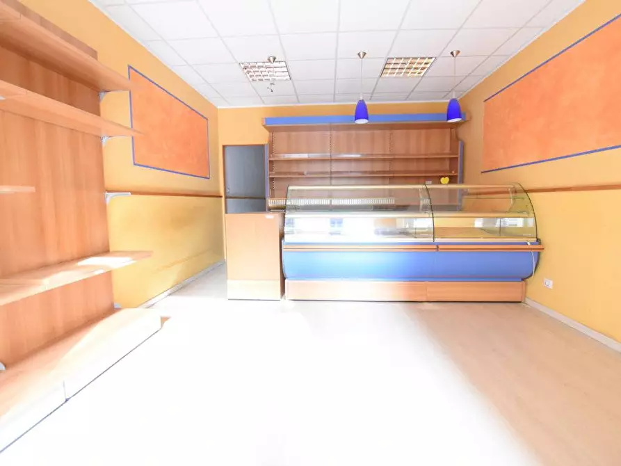 Immagine 3 di Locale commerciale in vendita  in VIA STANIS MANCA a Sassari