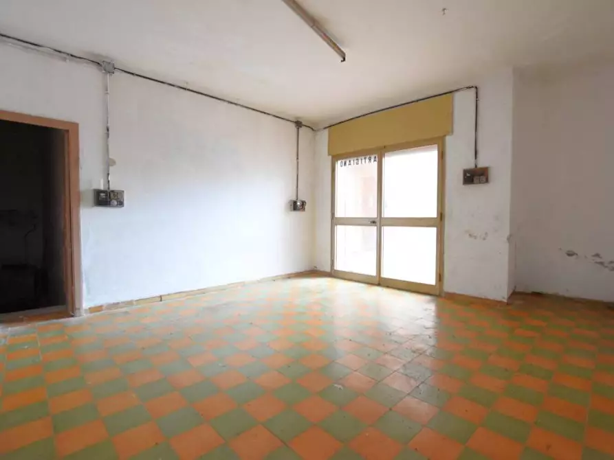 Immagine 15 di Locale commerciale in vendita  in VIA STANIS MANCA a Sassari