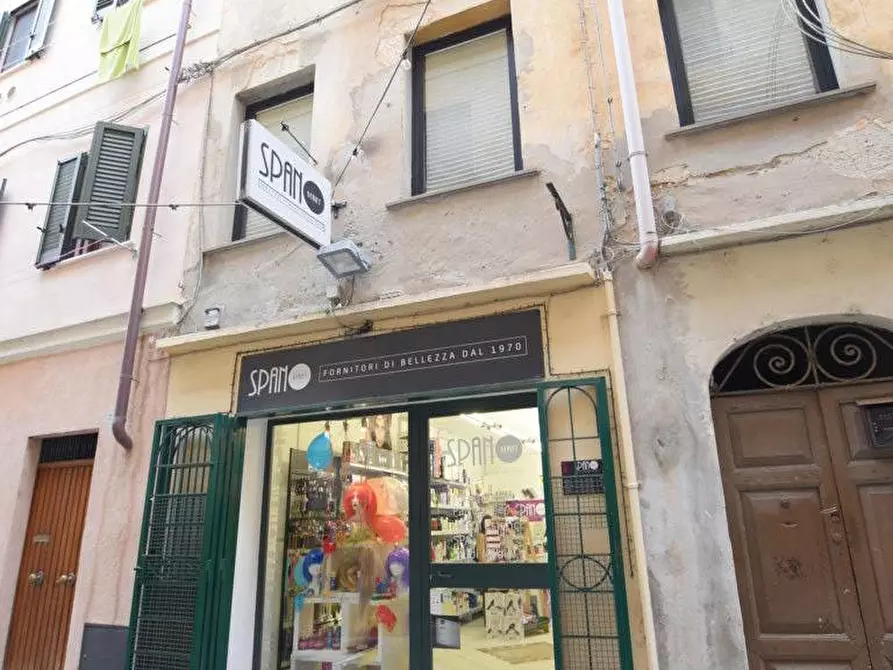 Immagine 1 di Locale commerciale in vendita  in Via Turritana a Sassari