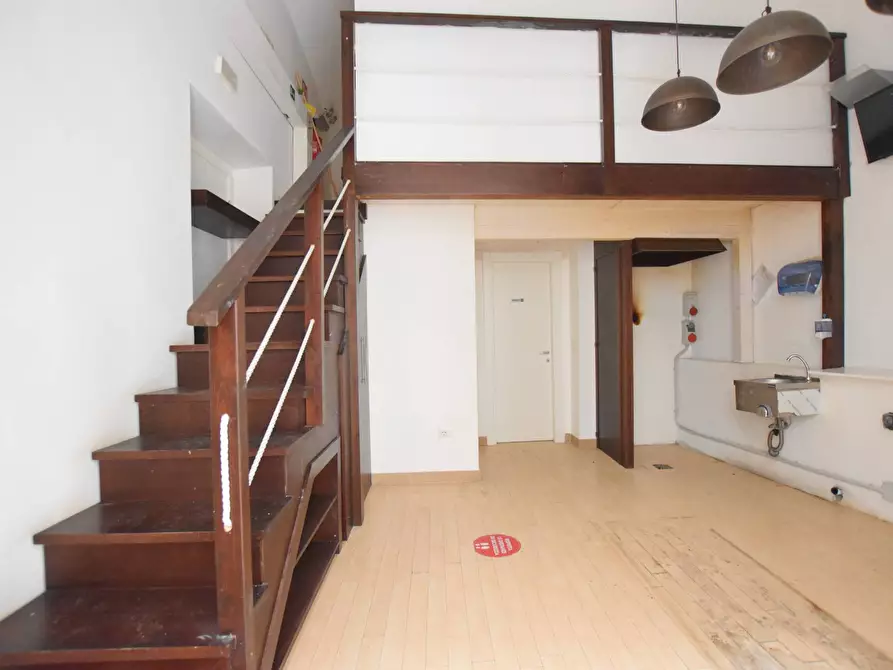 Immagine 2 di Attività commerciale in vendita  in via al Carmine a Sassari