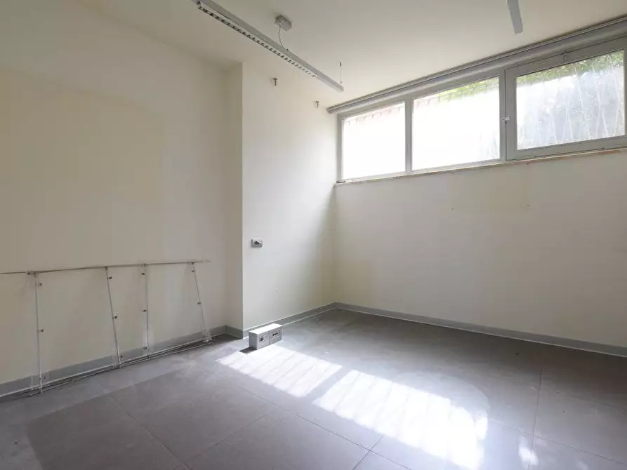 Immagine 6 di Locale commerciale in vendita  in via prunizzedda a Sassari