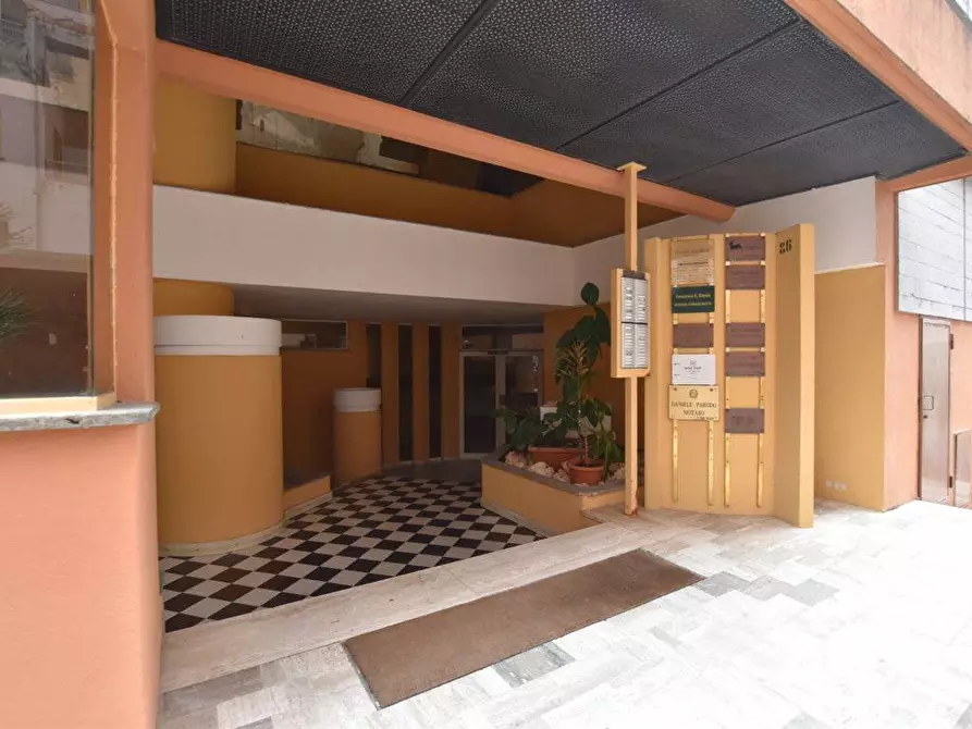 Immagine 11 di Ufficio in vendita  in viale Umberto a Sassari