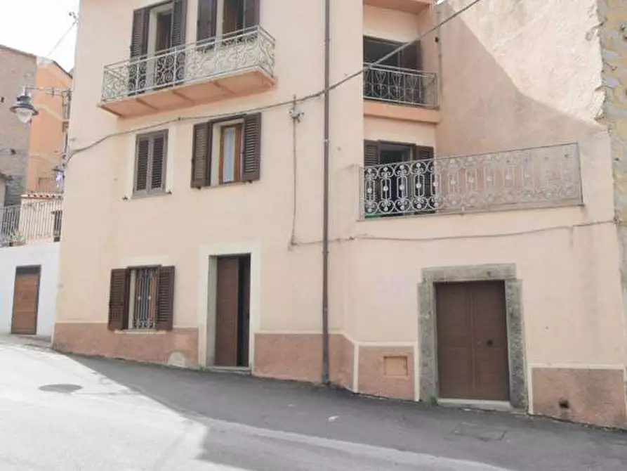 Immagine 1 di Casa indipendente in vendita  in Via Roma a Burgos