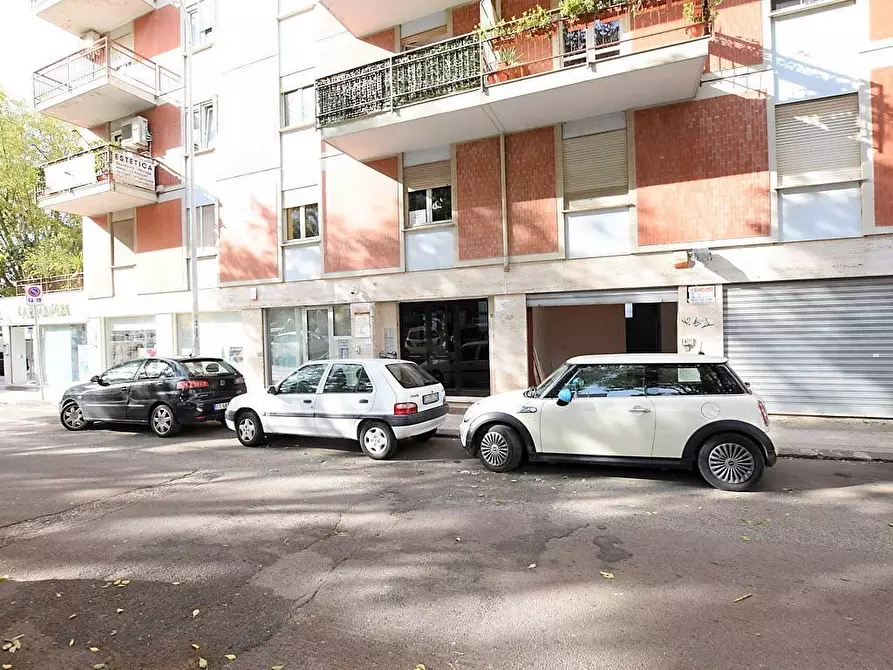 Immagine 1 di Locale commerciale in vendita  in Piazza caduti del lavoro a Sassari