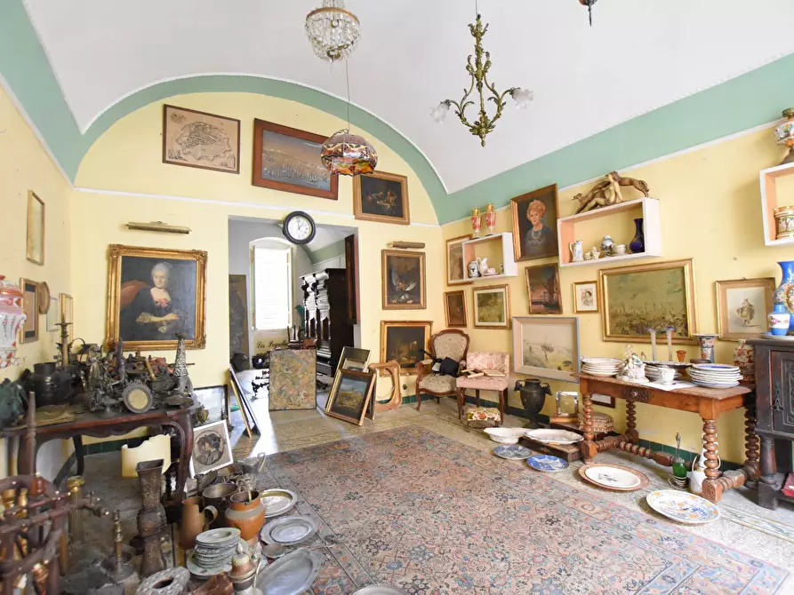 Immagine 2 di Locale commerciale in vendita  in via manno a Sassari