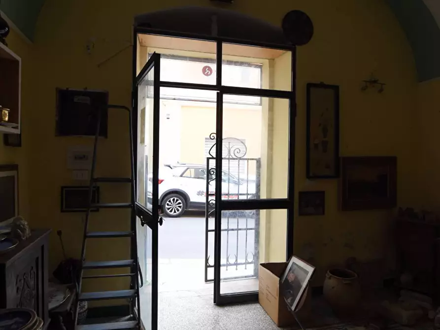 Immagine 11 di Locale commerciale in vendita  in via manno a Sassari