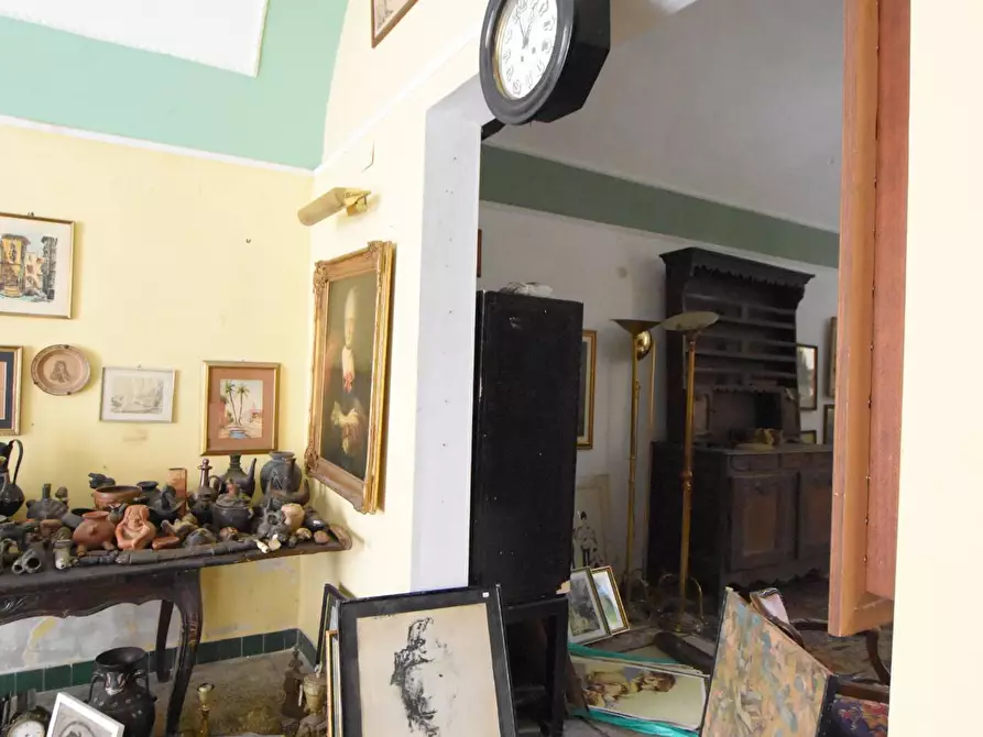 Immagine 15 di Locale commerciale in vendita  in via manno a Sassari