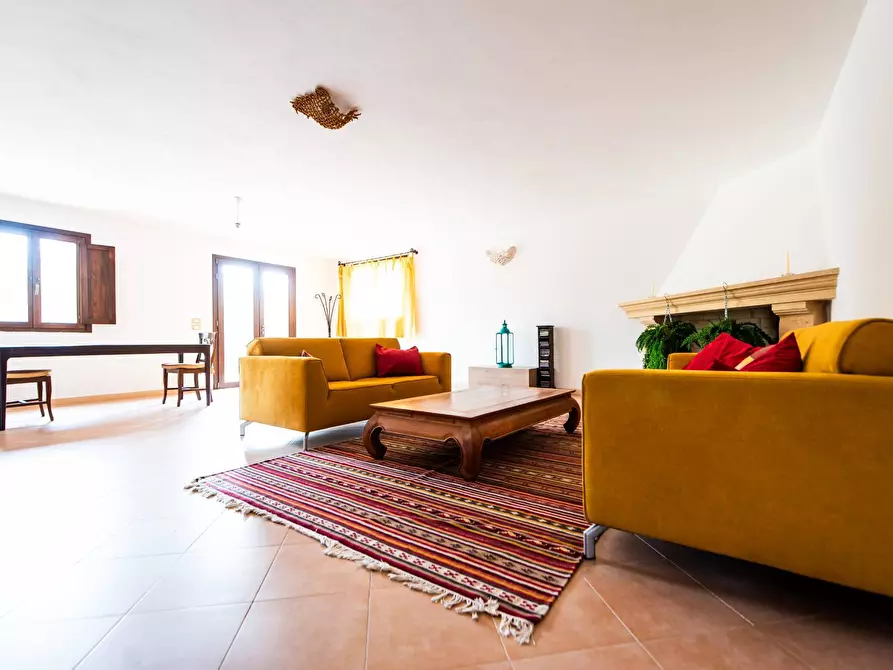 Immagine 10 di Casa bifamiliare in vendita  in VIA PLANARGIA a Stintino