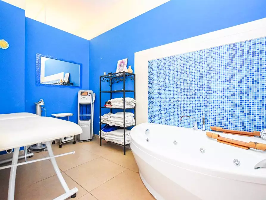 Immagine 11 di Locale commerciale in affitto  in via Antonio Giagu a Sassari