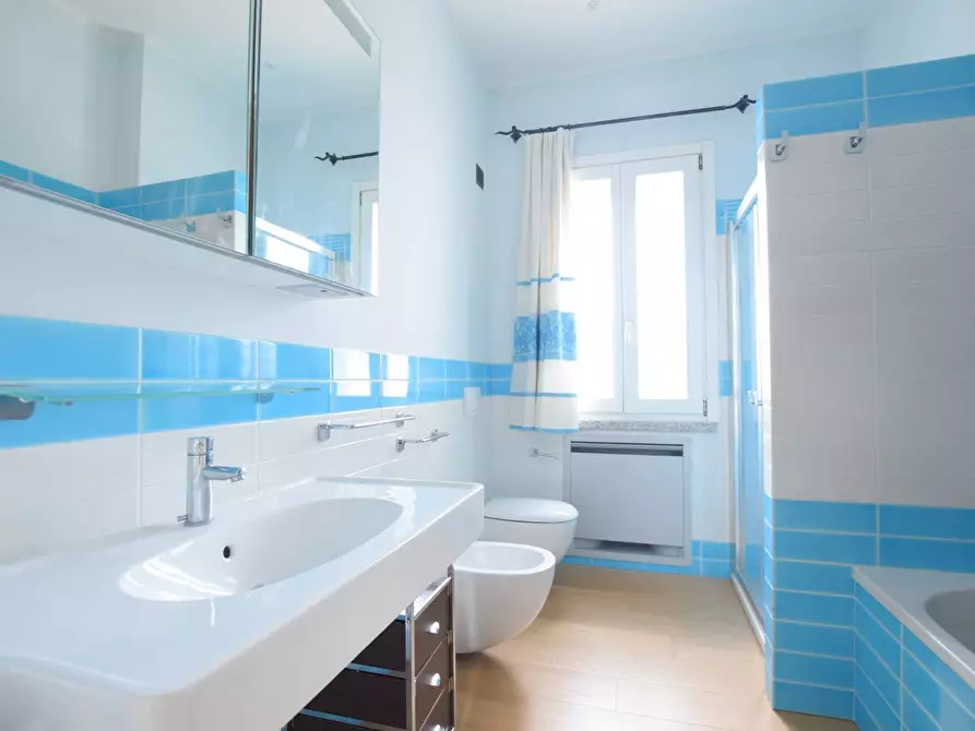 Immagine 25 di Villa in vendita  in regione san francesco a Sassari