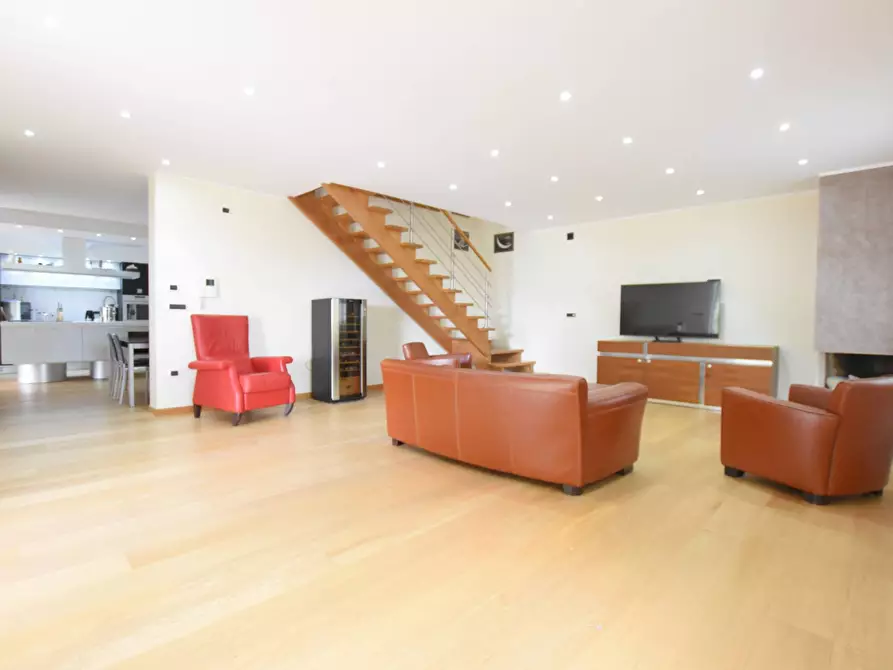 Immagine 2 di Villa in vendita  in regione san francesco a Sassari