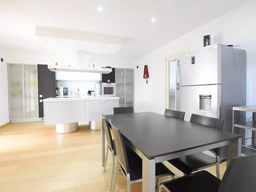 Immagine 6 di Villa in vendita  in regione san francesco a Sassari