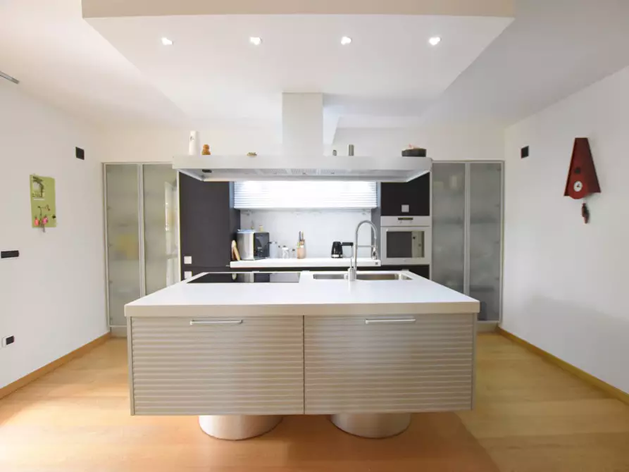 Immagine 7 di Villa in vendita  in regione san francesco a Sassari